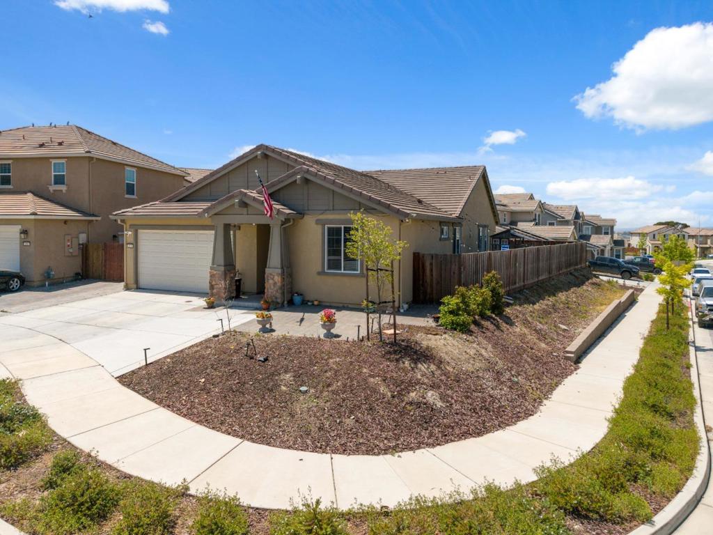 410 Thistle Court Property Photo