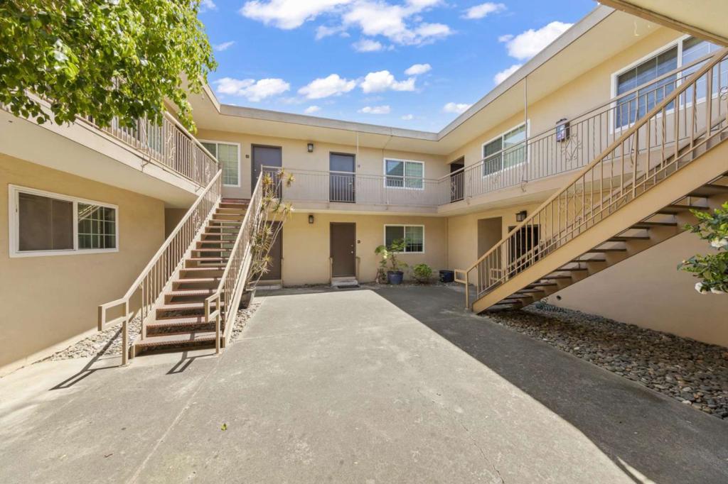 2970 Magliocco Drive Property Photo 4