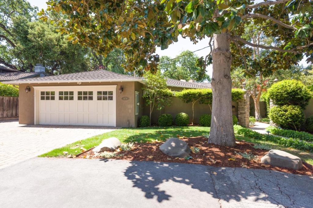 1674 Oak Avenue Property Photo