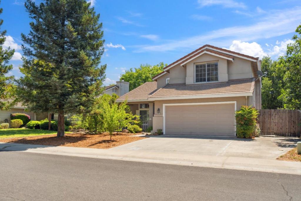 1418 Eligio Lane Property Photo 1