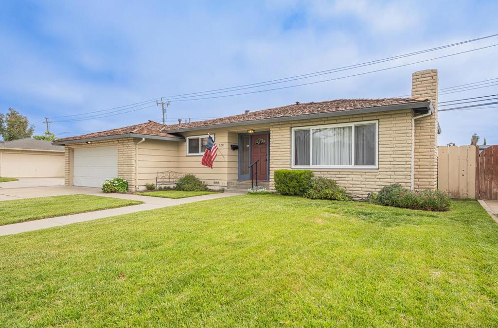 528 La Mesa Drive Property Photo 1