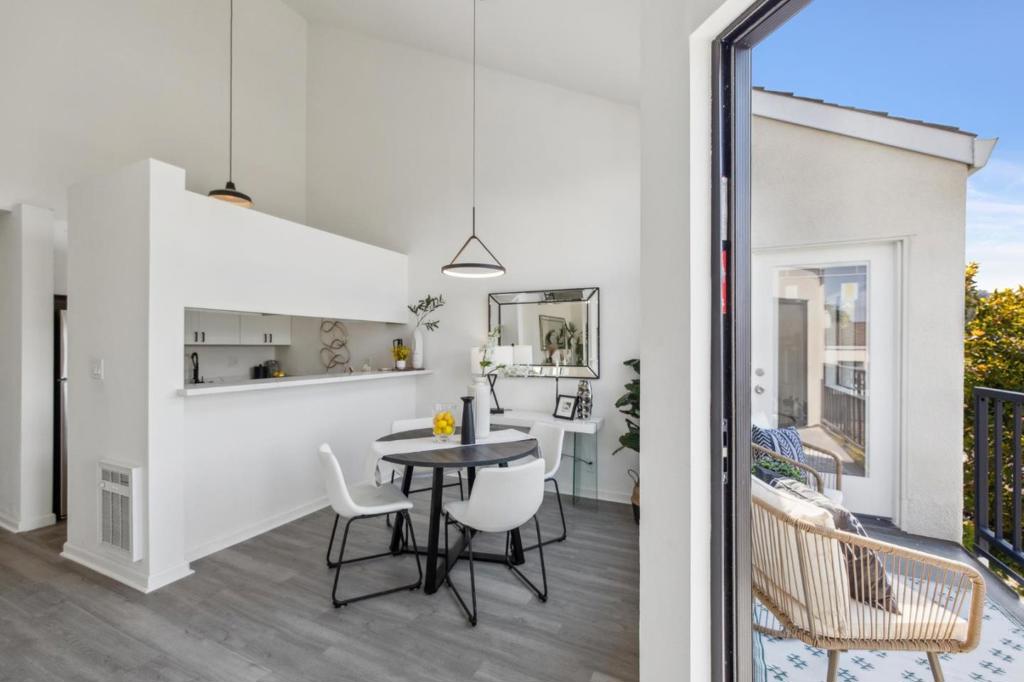 1 Appian Way 703-2 Property Photo 6