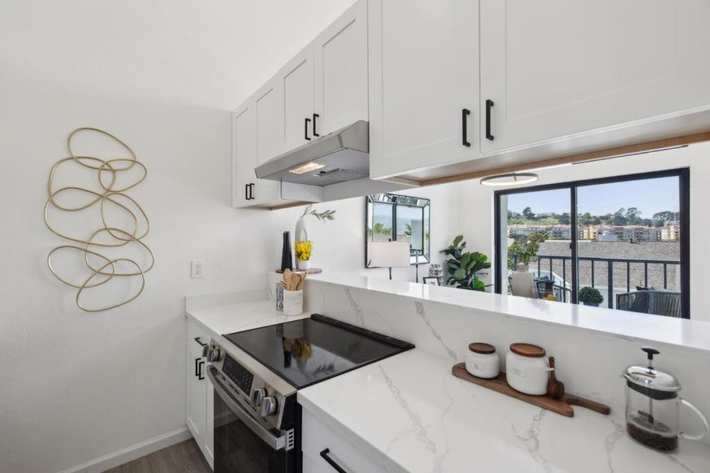 1 Appian Way 703-2 Property Photo 10