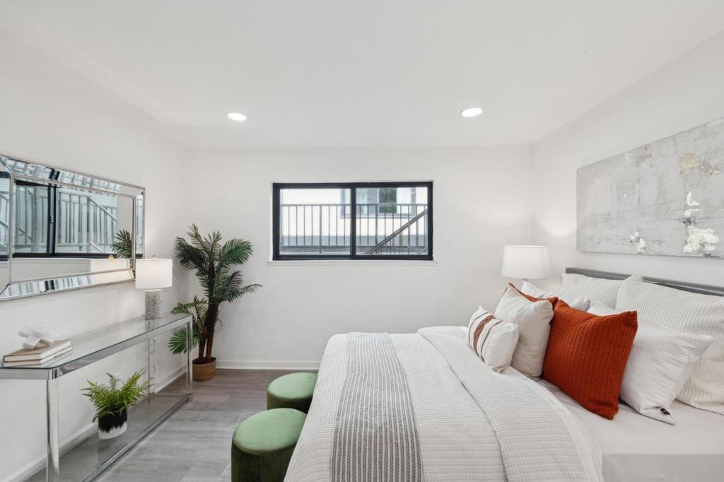 1 Appian Way 703-2 Property Photo 24