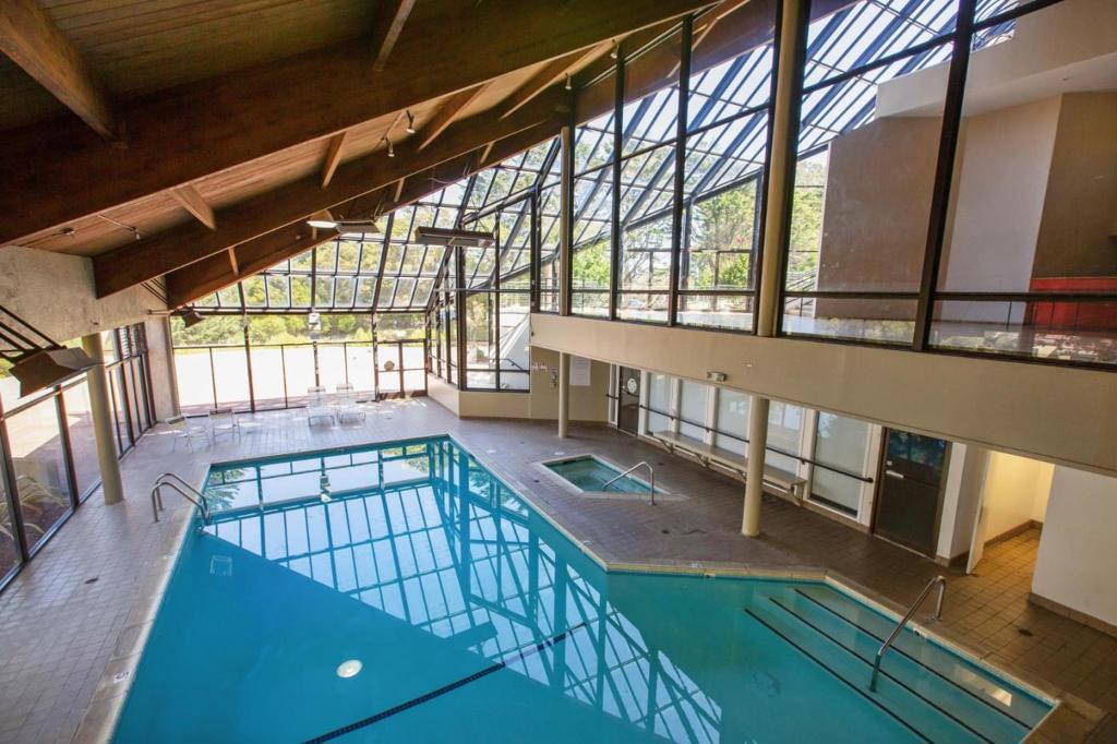 1 Appian Way 703-2 Property Photo 31