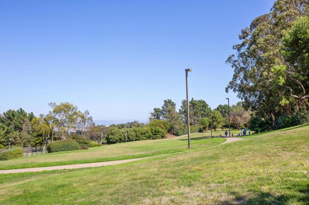 1 Appian Way 703-2 Property Photo 37