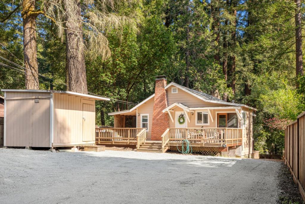 13950 Bear Creek Property Photo 1