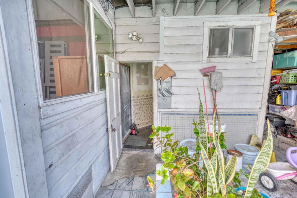 1887 Oakdale Avenue Property Photo 22