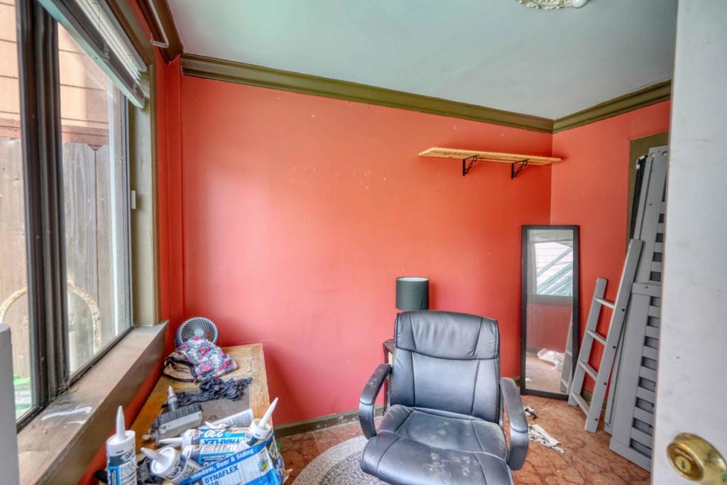 1887 Oakdale Avenue Property Photo 27