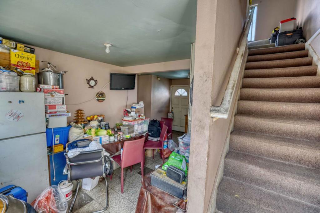 1887 Oakdale Avenue Property Photo 34