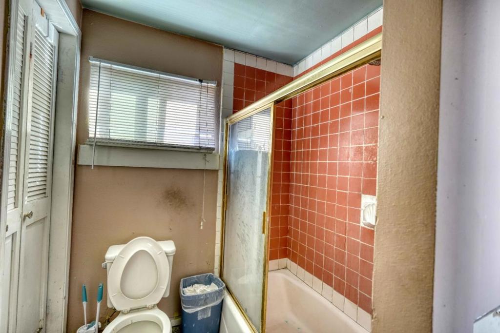 1887 Oakdale Avenue Property Photo 40