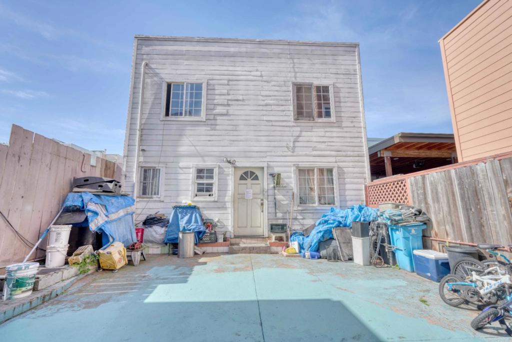 1887 Oakdale Avenue Property Photo 42