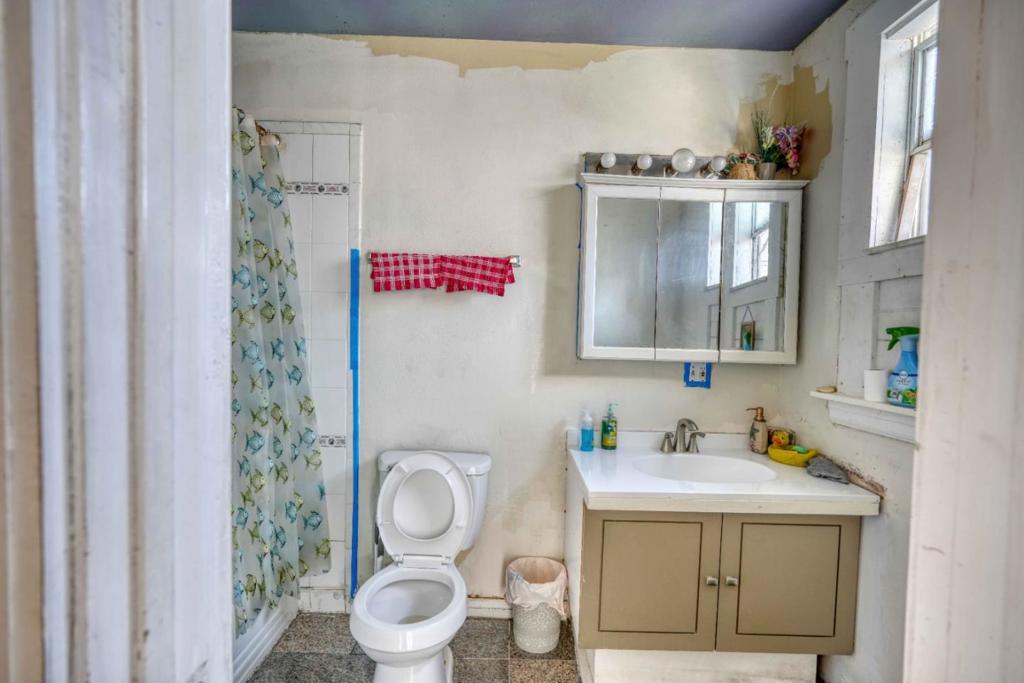 1887 Oakdale Avenue Property Photo 47