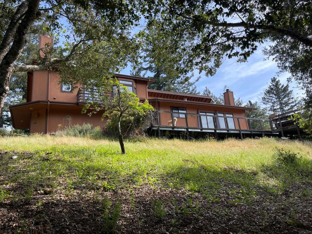 450 Hawk Ridge Road Property Photo 1