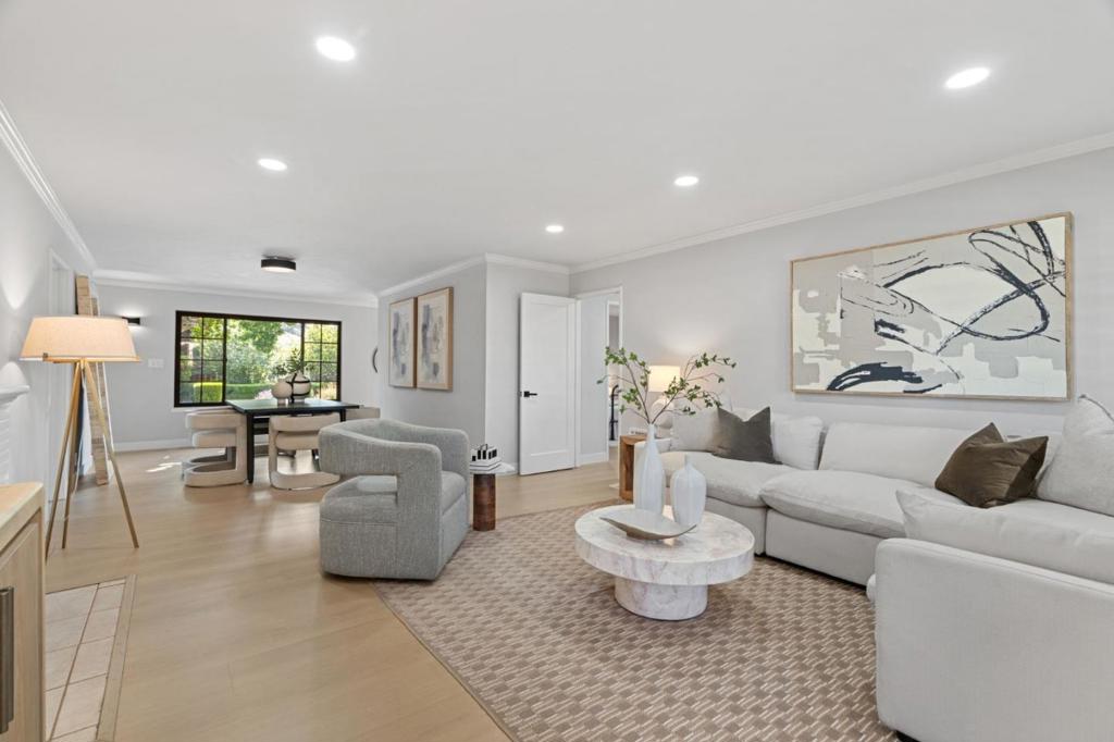 2013 Sun Mor Avenue Property Photo 1