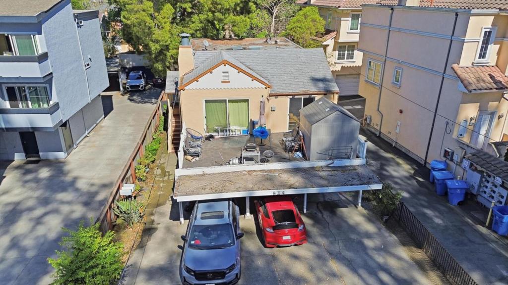 824 El Camino Real Property Photo 1
