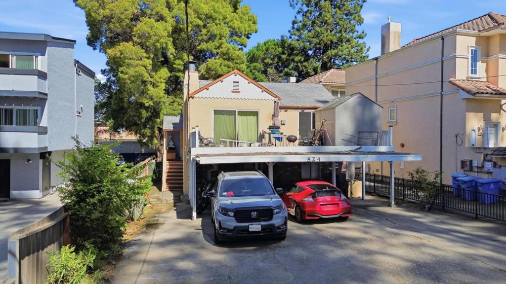 824 El Camino Real Property Photo 3