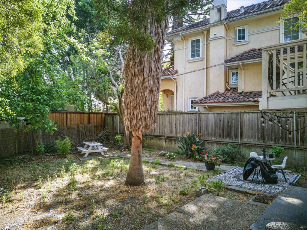 824 El Camino Real Property Photo 7