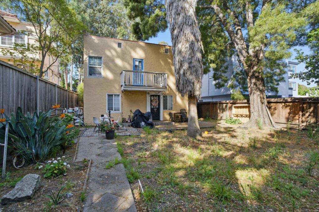 824 El Camino Real Property Photo 9