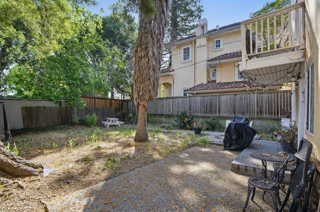 824 El Camino Real Property Photo 11