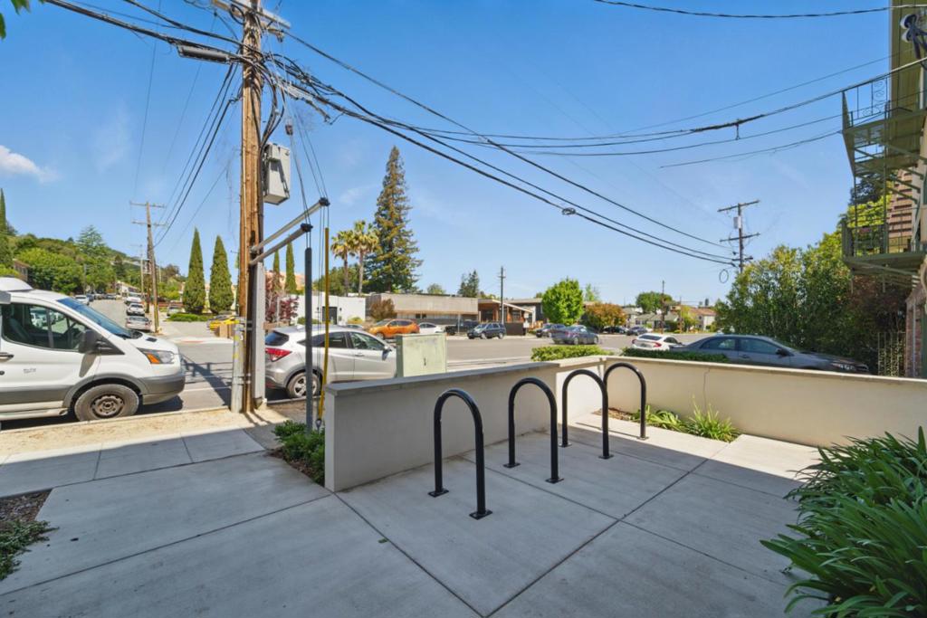 1667 San Carlos Avenue 101 Property Photo 11