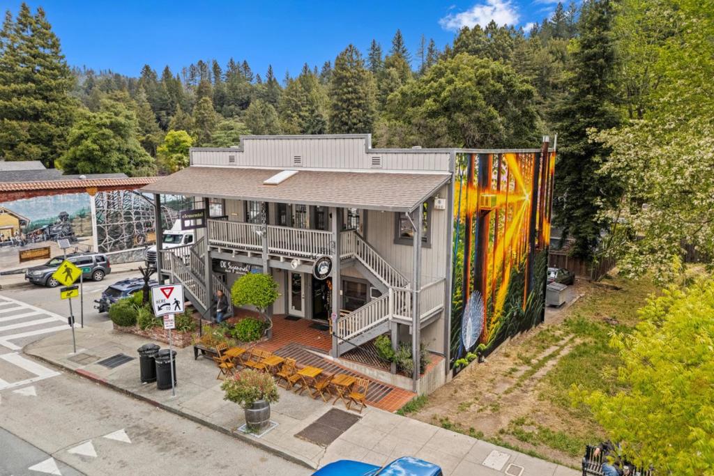 13090 Highway 9 Property Photo 2