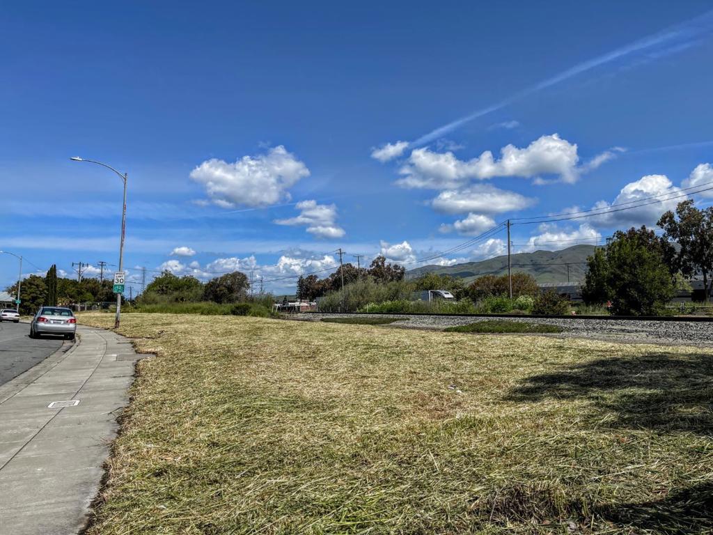 7280 Marylinn Drive Property Photo 17