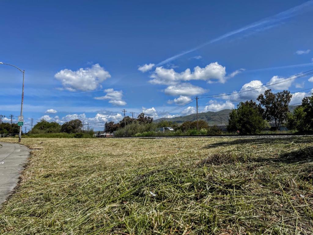 7280 Marylinn Drive Property Photo 18