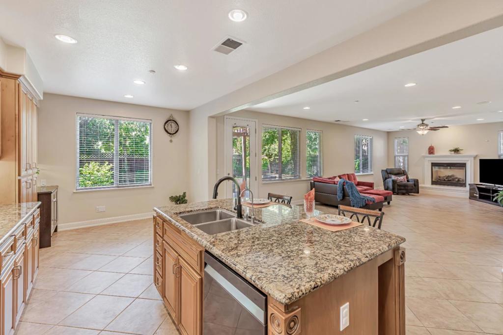 5871 Masoni Place Property Photo 1