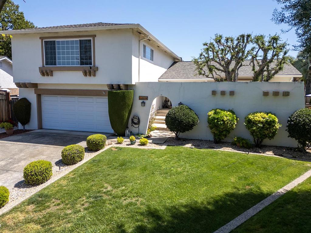 6128 Corte De La Reina Property Photo
