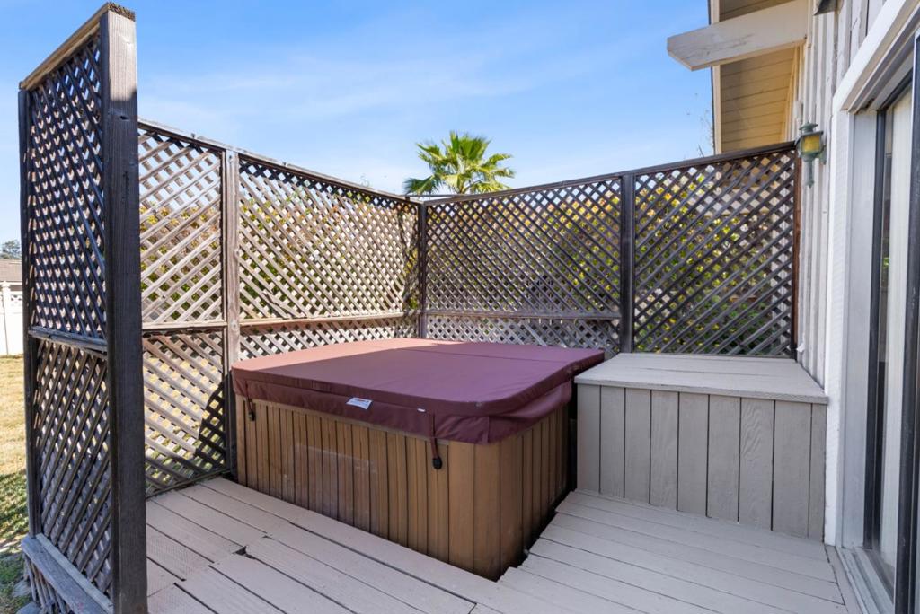 50 Florence Court Property Photo 48