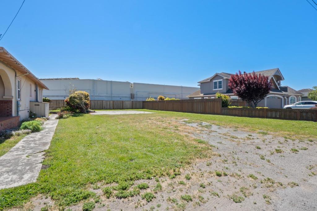 411 Belleville Property Photo 7