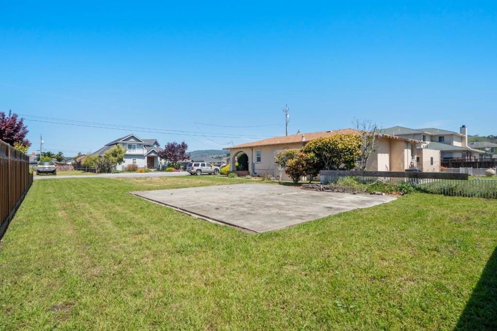 411 Belleville Property Photo 10