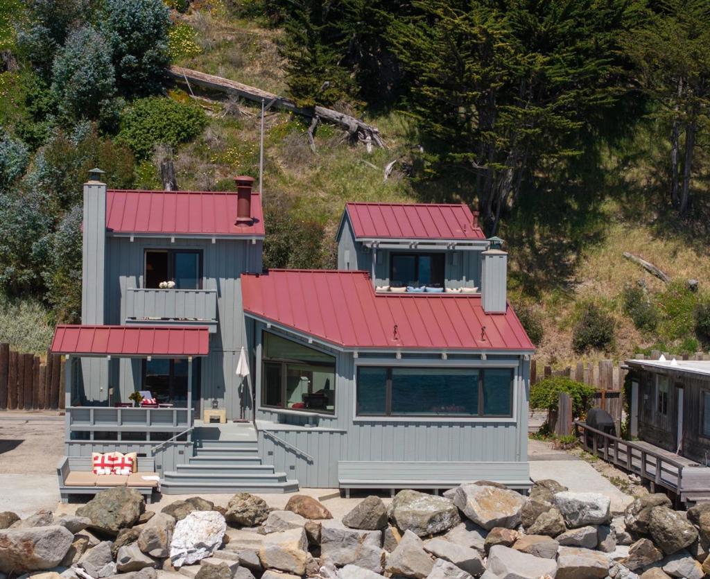 14 Potbelly Beach Road Road Property Photo