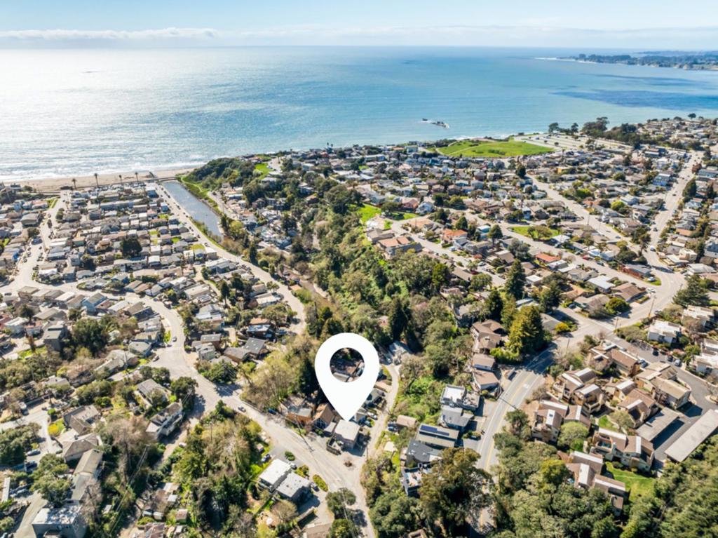 249 Spreckels Drive Property Photo