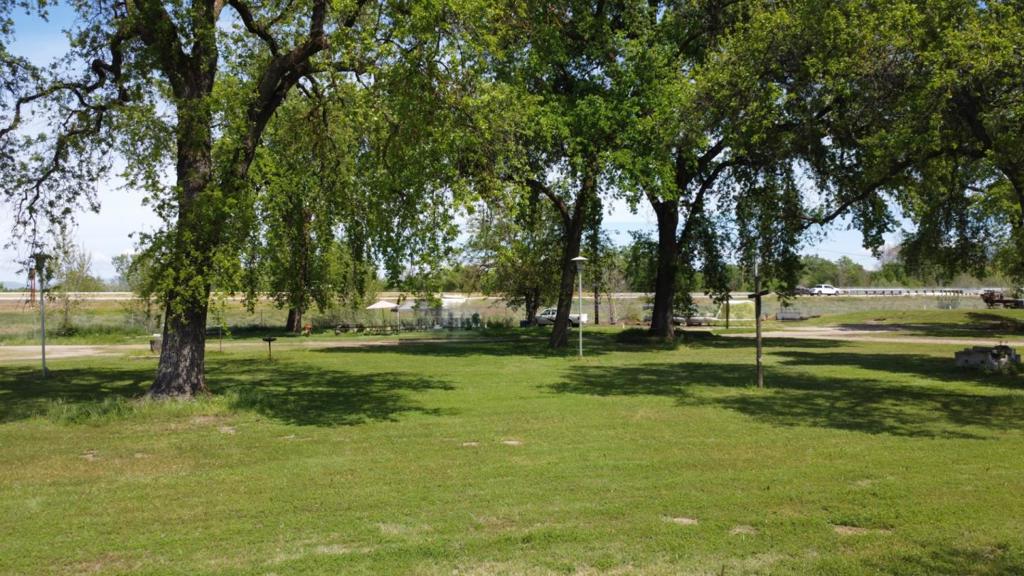 17439 E Kings Canyon Road Property Photo 1