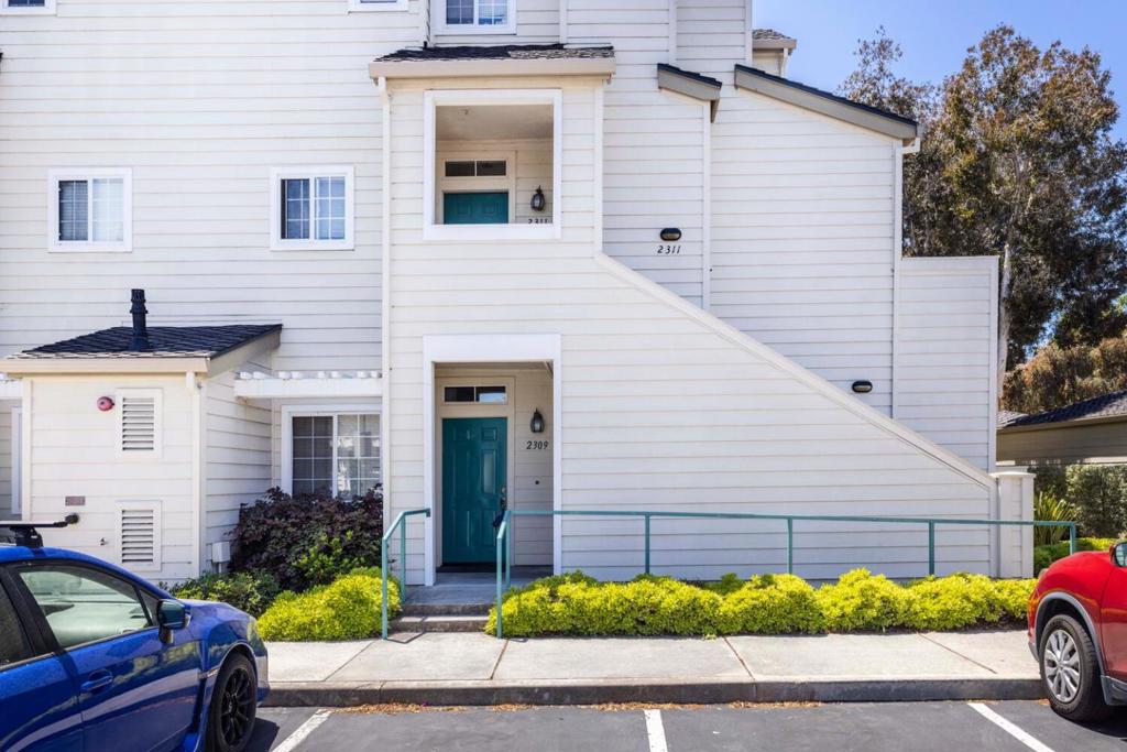 2309 Hastings Shore Lane Property Photo 1