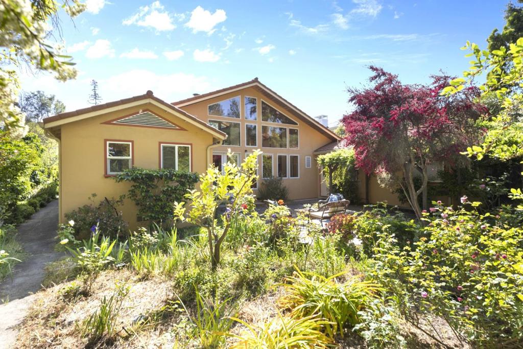 620 Olive Street Property Photo