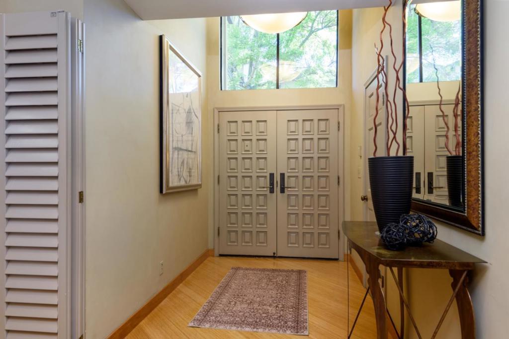 1265 Trinity Drive Property Photo 4