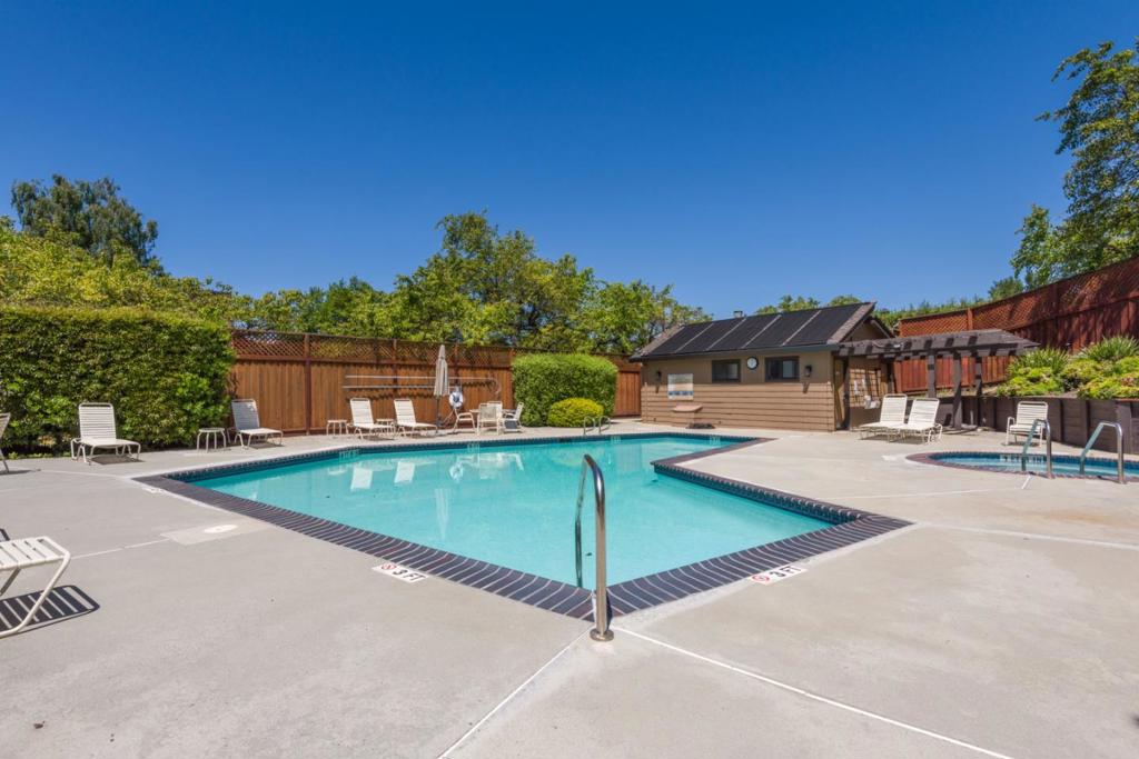 1265 Trinity Drive Property Photo 32