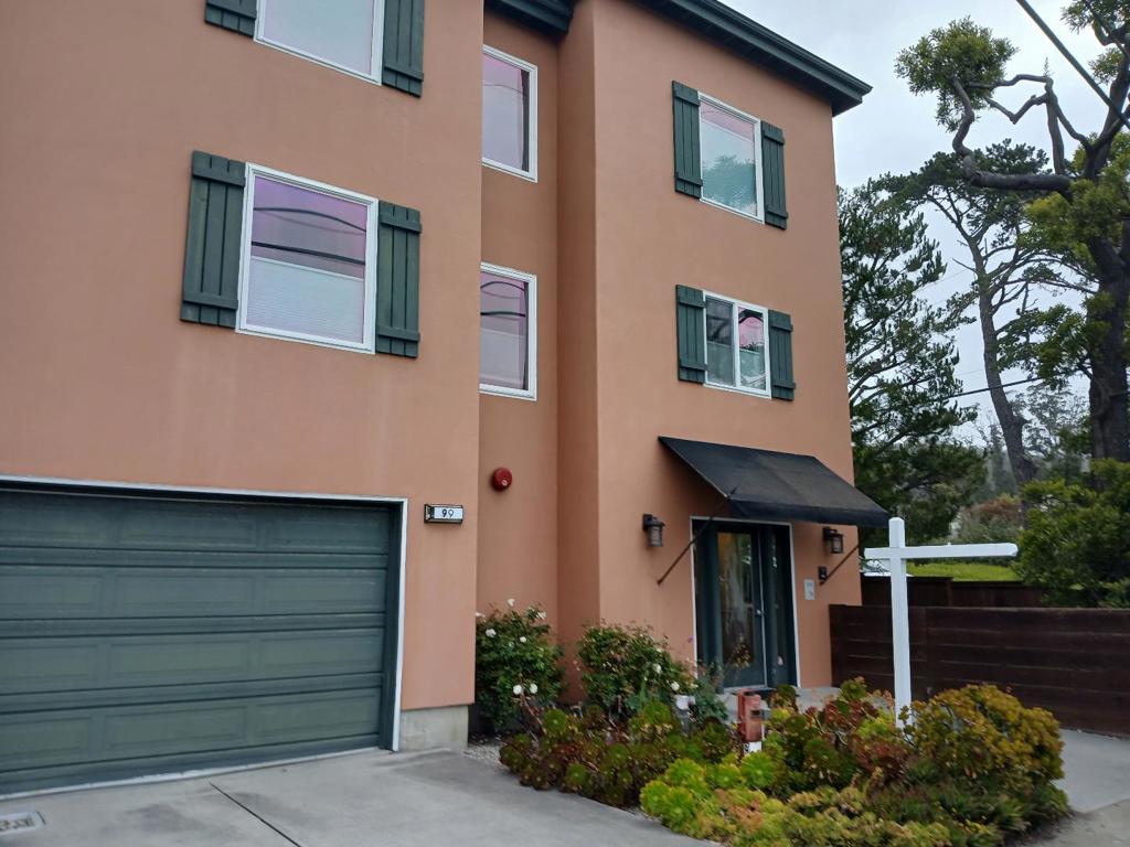 99 Avenue Portola 2b Property Photo 1