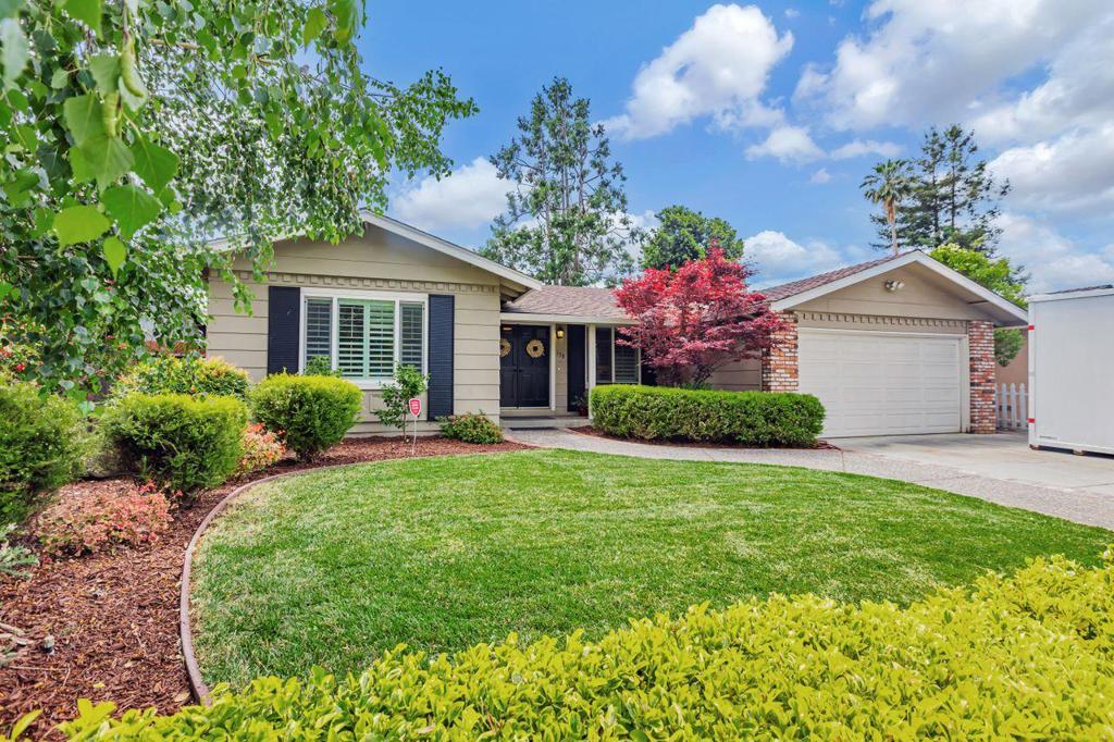 758 Pearlwood Way Property Photo