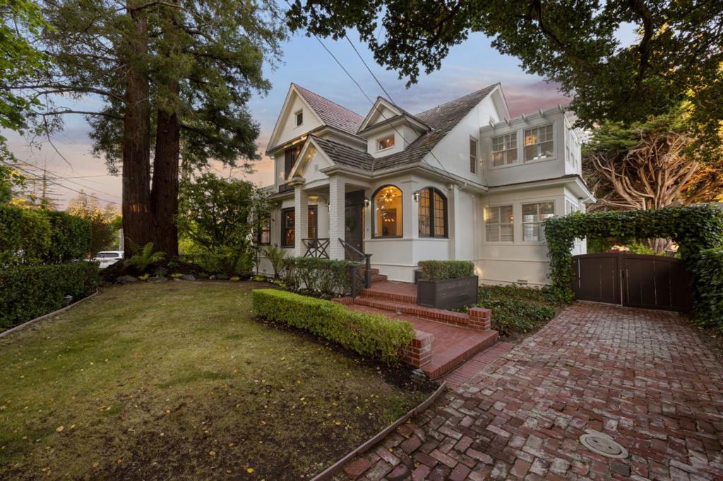123 Baywood Avenue Property Photo