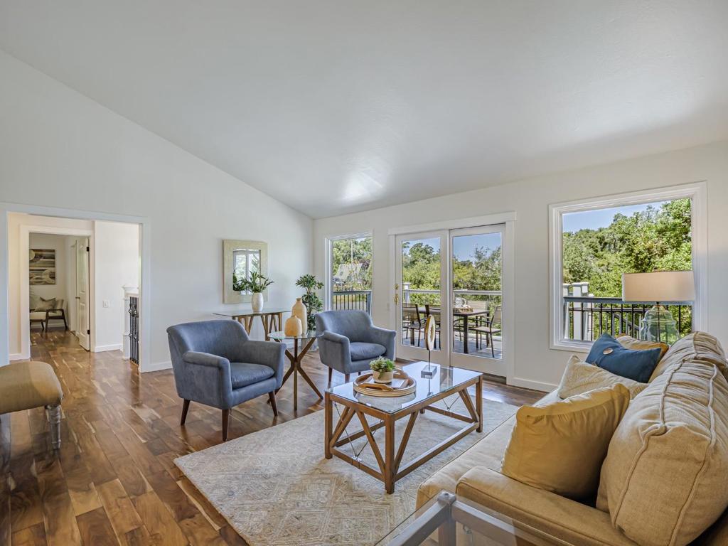 609 Encino Drive Property Photo