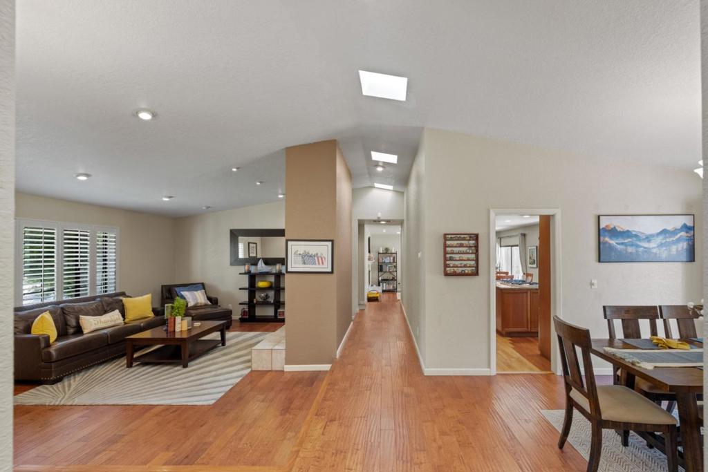 7 Antelope Lane Property Photo 6