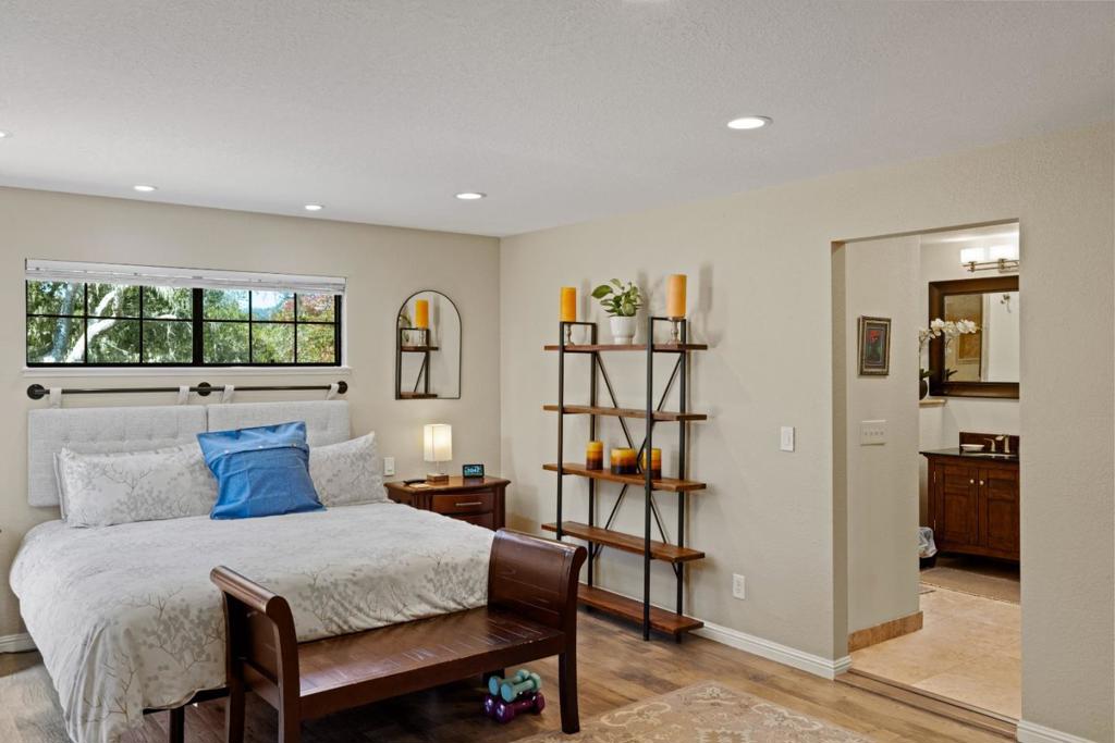 7 Antelope Lane Property Photo 15