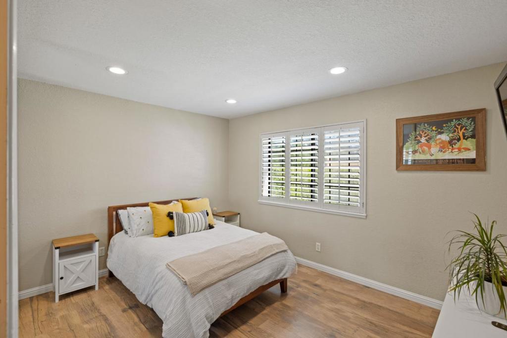 7 Antelope Lane Property Photo 24