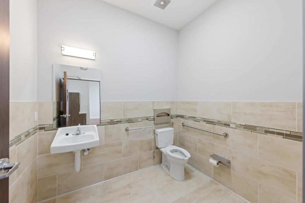 420 Peninsula Avenue 2 Property Photo 4
