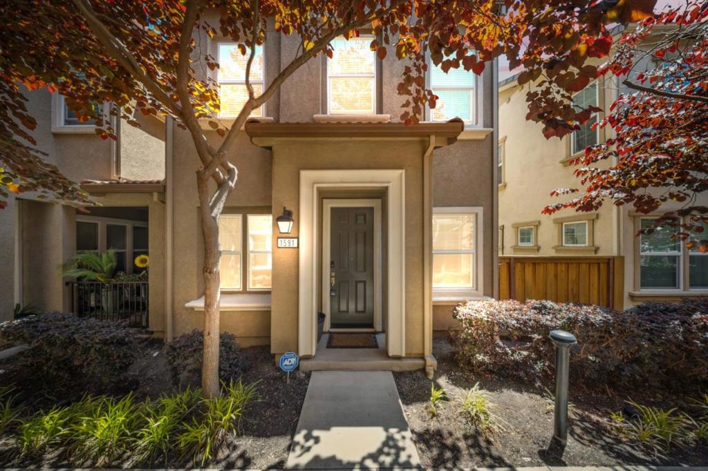 1591 Glenn Street Property Photo 1