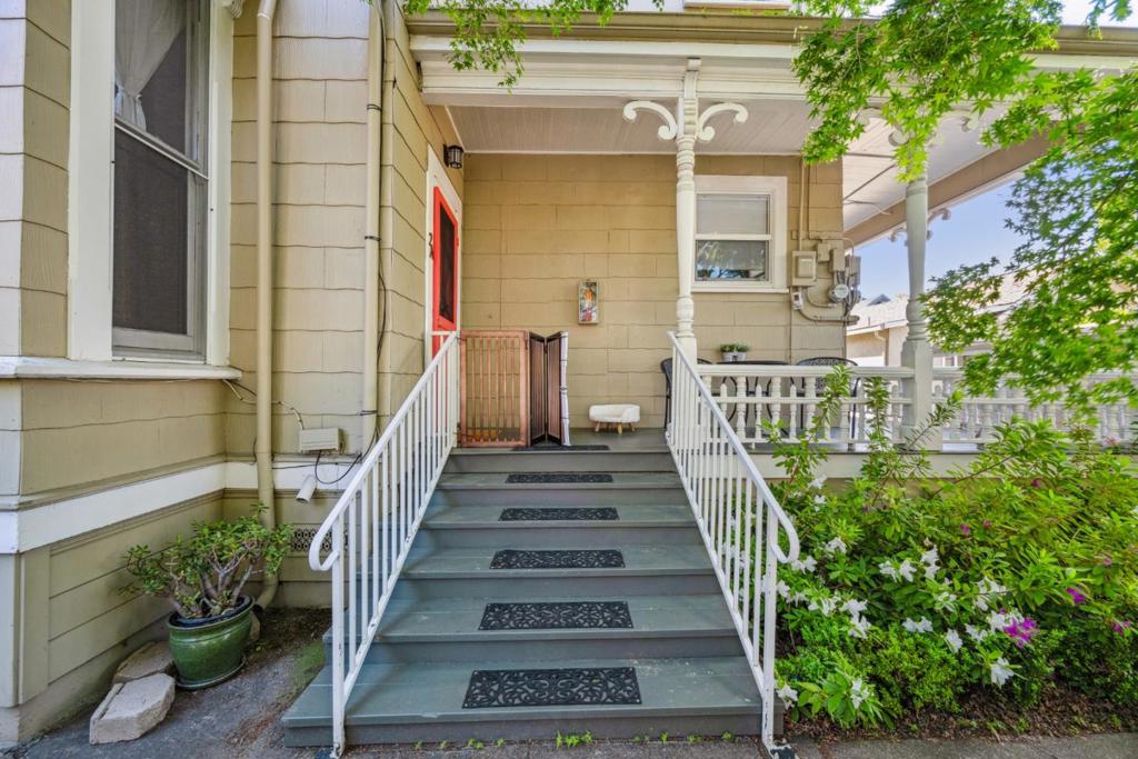 1645 Main Street Property Photo 14
